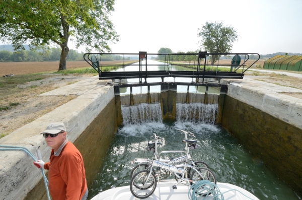 2012-09-04_171 in the lock with bikes and jim RESIZE